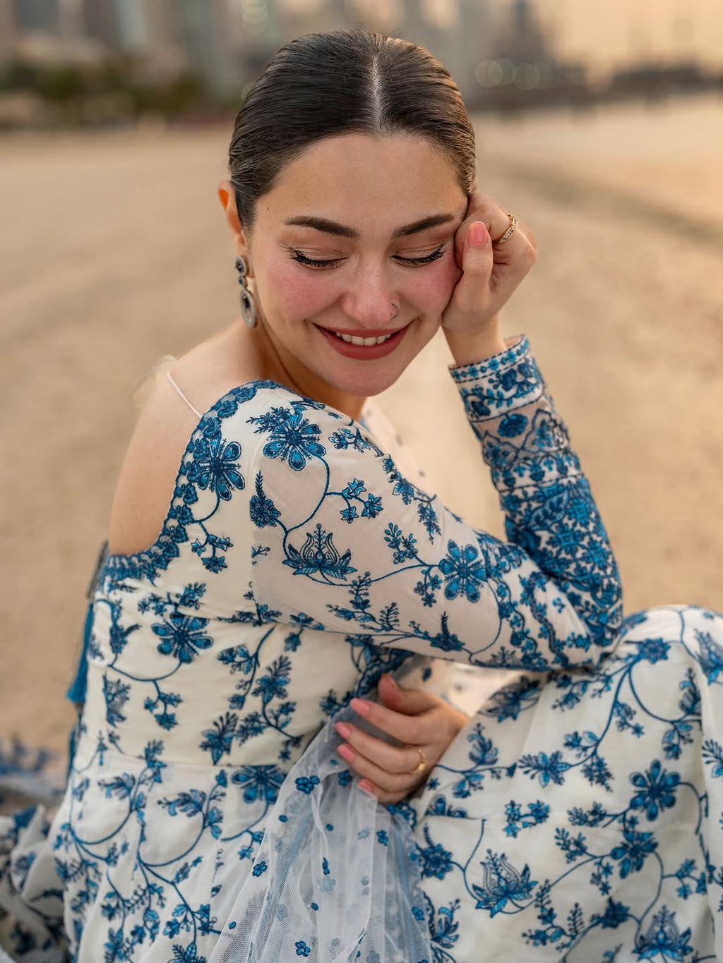 Hania's Elegance 3 - Piece