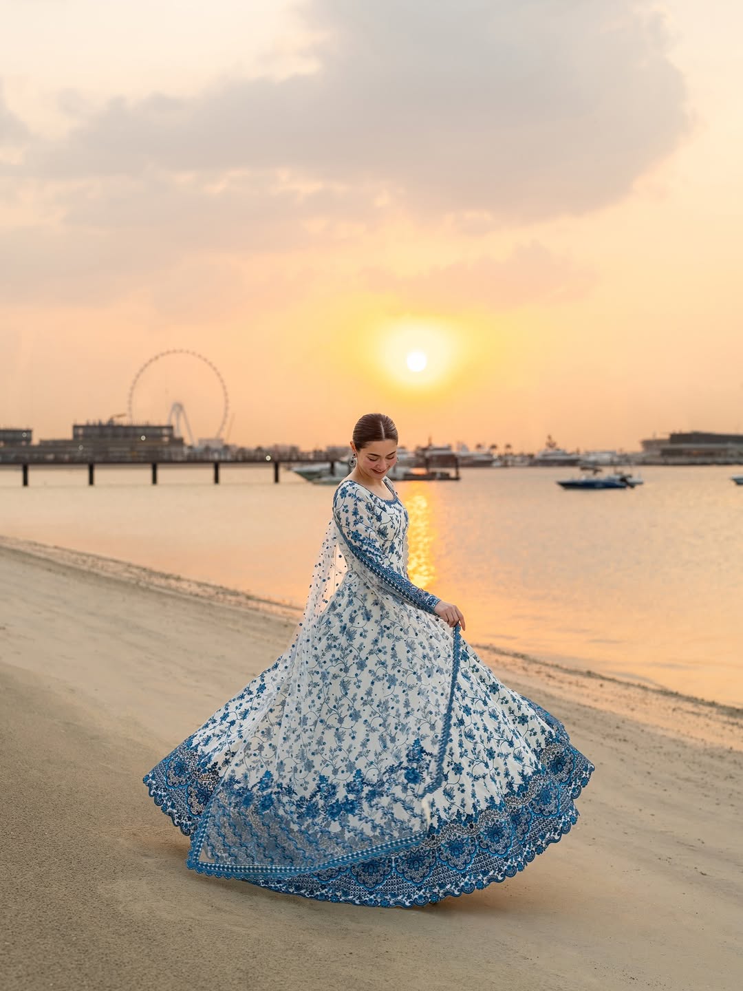 Hania's Elegance 3 - Piece