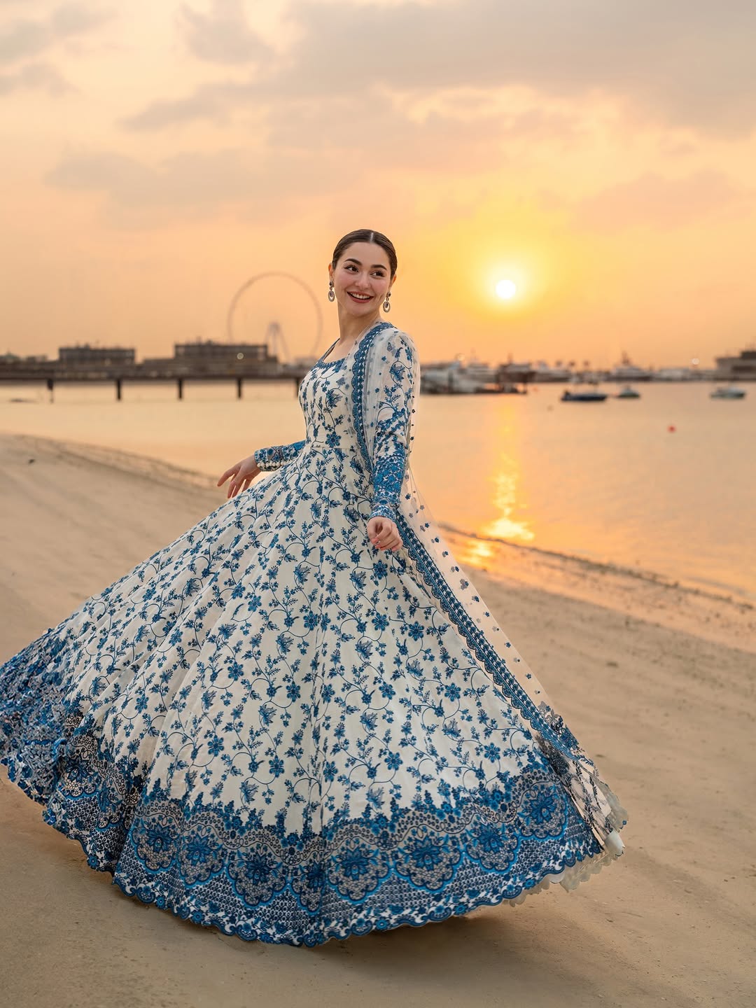 Hania's Elegance 3 - Piece