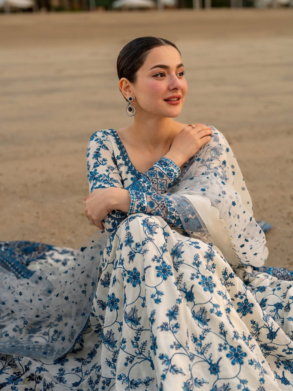 Hania's Elegance 3 - Piece